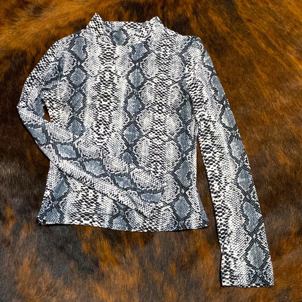 Snakeskin Mock Neck Long Sleeve Tee- Size M